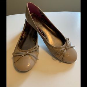 Nine&Company Flats /Size 7 1/2, Tan color